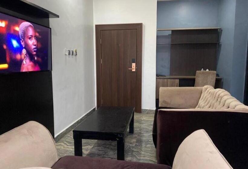 سوییت, Jj Mas Hotel And Suites