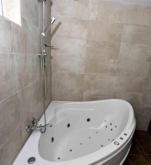 سوئیت با بالکن, Camere De Inchiriat Valea Prahovei