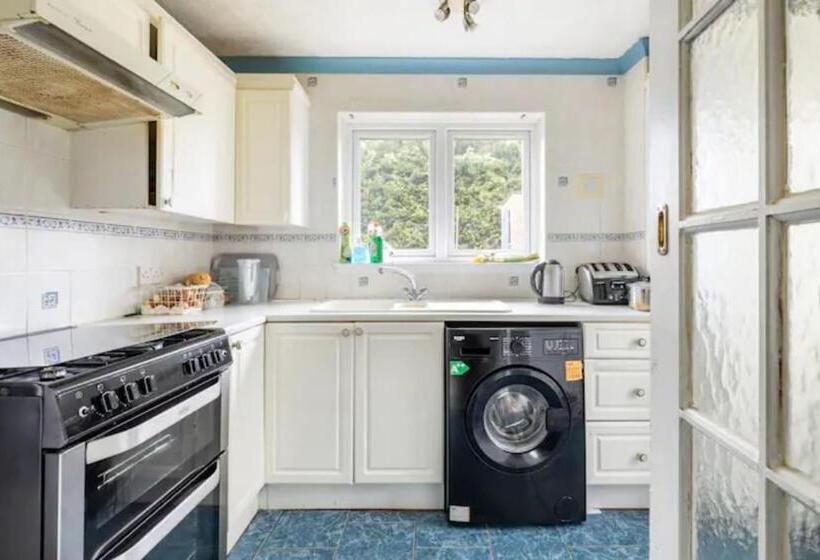 اتاق استاندارد با سرویس بهداشتی مشترک, Haven Home