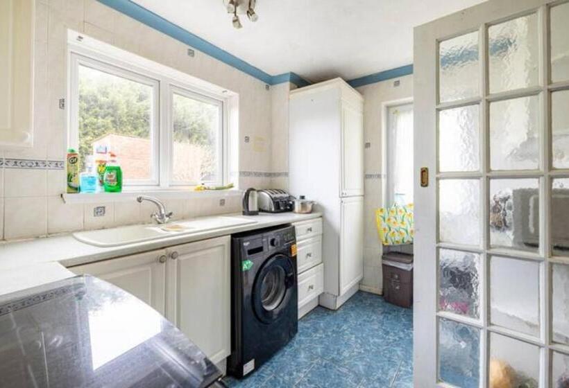 اتاق استاندارد با سرویس بهداشتی مشترک, Haven Home