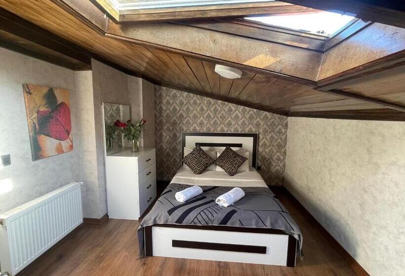 Suite with Terrace, Es Moda