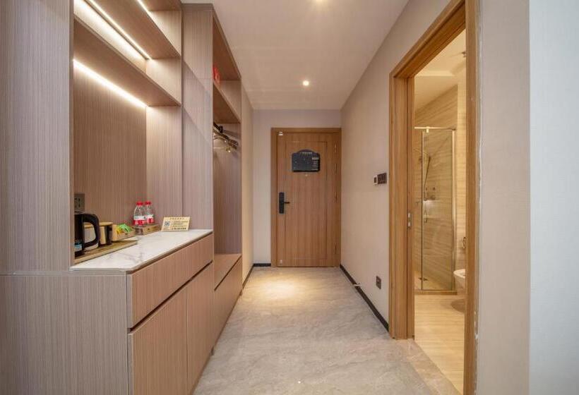 اتاق استاندارد با بالکن, Hefei Tom