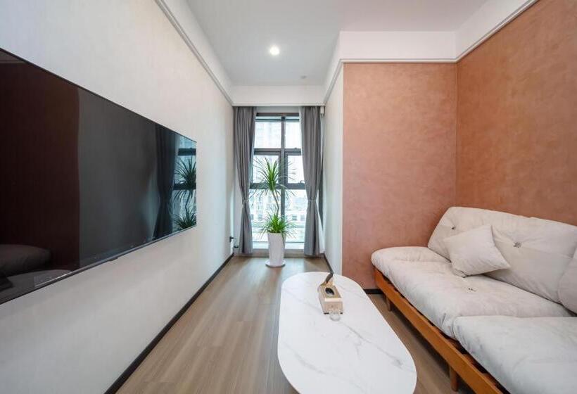 سوییت, Hefei Tom