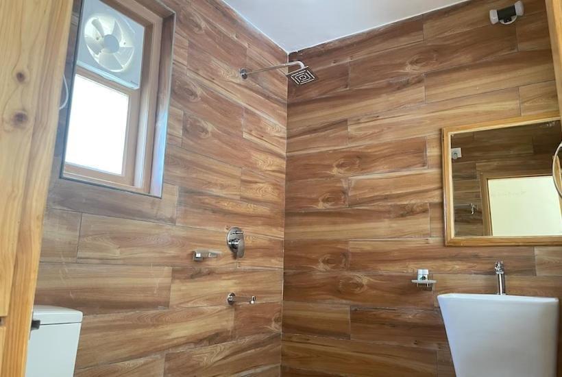 اتاق استاندارد با تخت بزرگ, Elegance Retreat Manali Luxury Boutique Stay