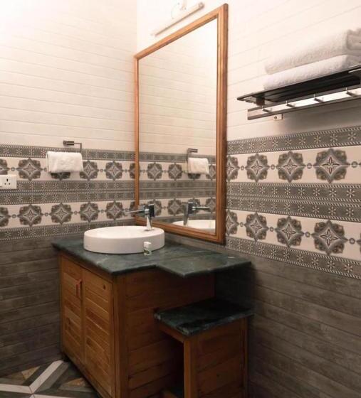 اتاق استاندارد با چشم‌انداز کوهستان, Elegance Retreat Manali Luxury Boutique Stay