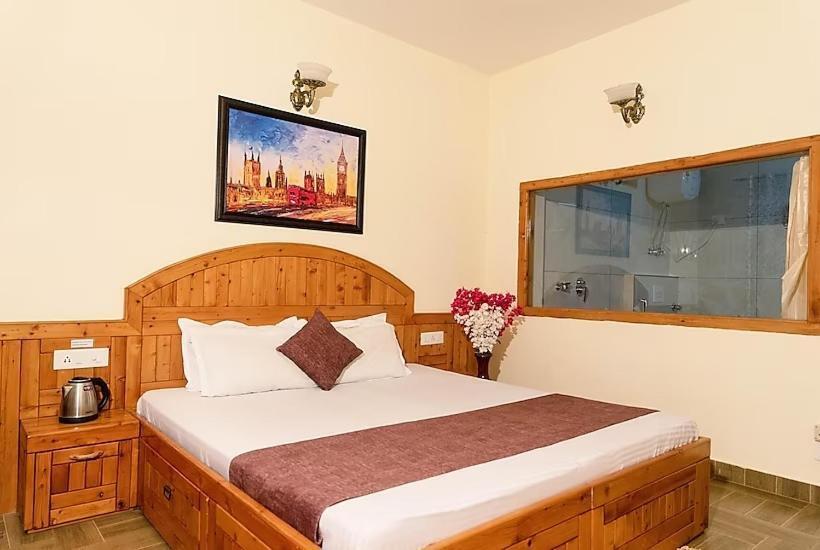 اتاق استاندارد با چشم‌انداز کوهستان, Elegance Retreat Manali Luxury Boutique Stay