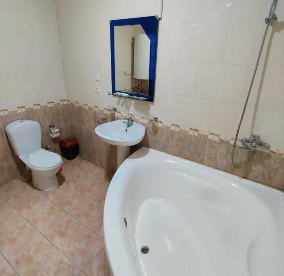 اتاق استاندارد سه نفره, Zavq