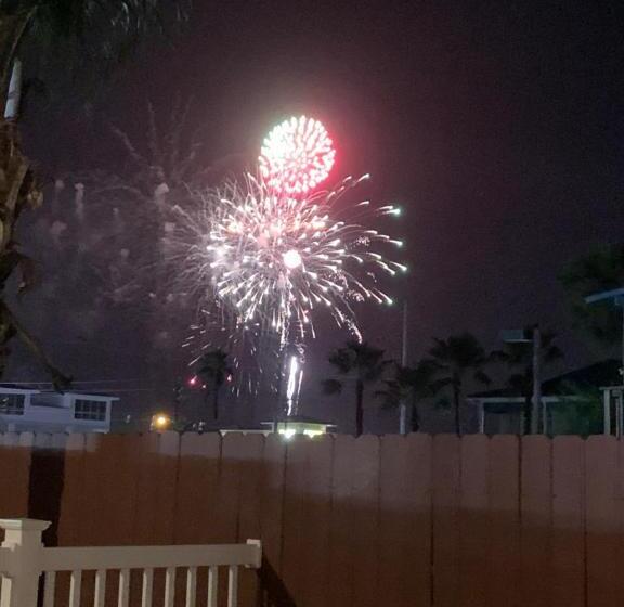آپارتمان 1 خوابه همکف, Jjs Beach Condo