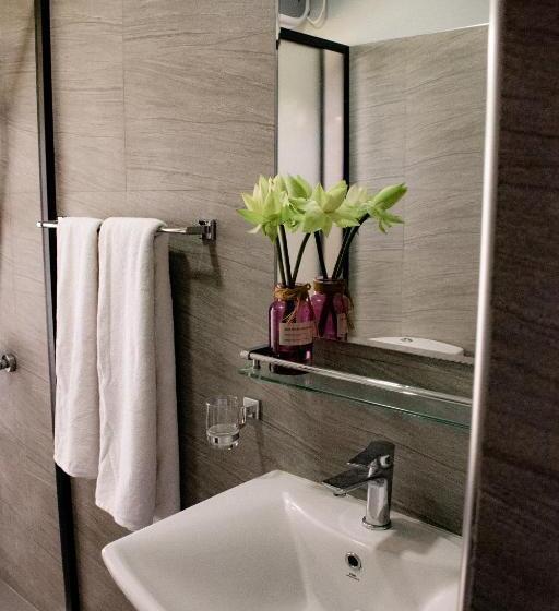 اتاق لوکس با بالکن, Amanzi Residence