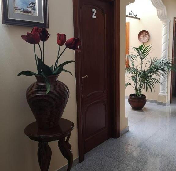 اتاق استاندارد یک تخته با سرویس بهداشتی مشترک, Vivienda El Timón
