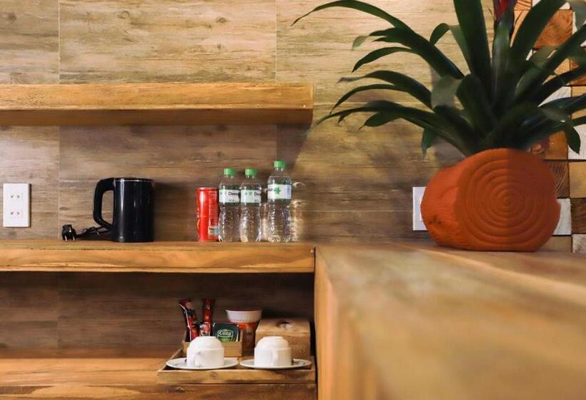 سوییت با چشم‌انداز دریا, Rustic Hotel Quy Nhon Powered By Aston