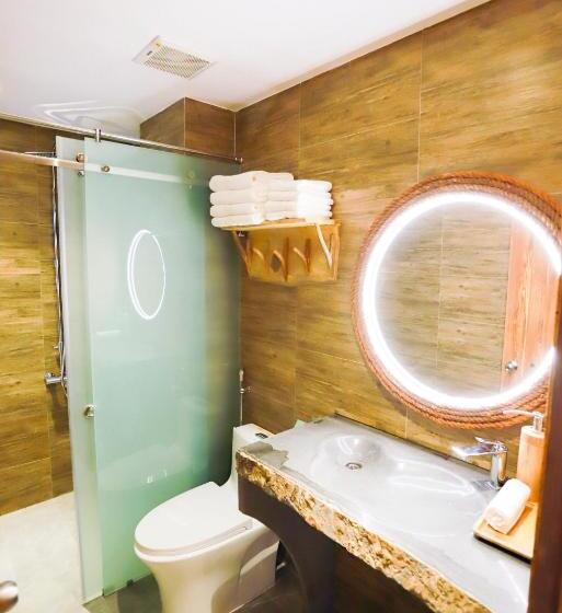 سوییت با چشم‌انداز دریا, Rustic Hotel Quy Nhon Powered By Aston