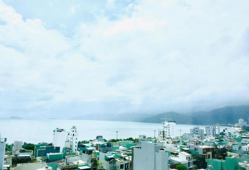 اتاق خانوادگی با چشم‌انداز دریا, Rustic Hotel Quy Nhon Powered By Aston