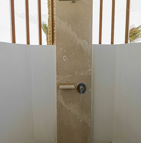 بانگلوی استاندارد, Tawila Island Resort