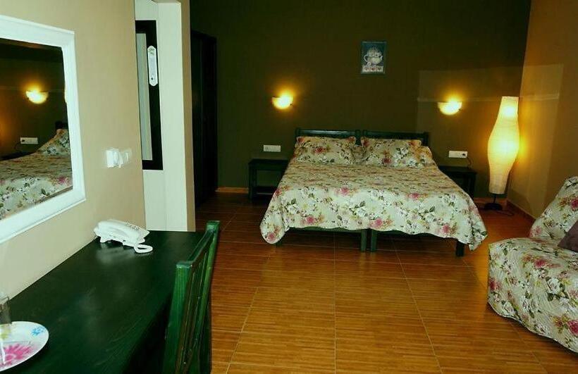اتاق کلاسیک سه تخته, хотел стиляна/hotel Stilyana