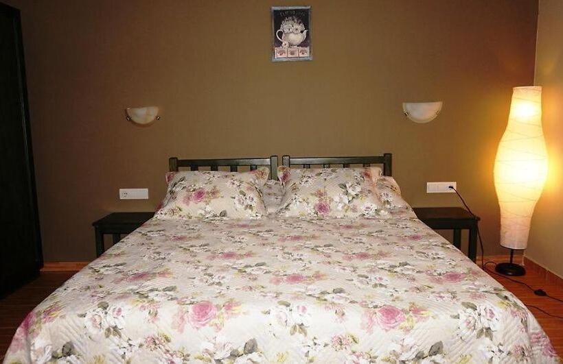 اتاق کلاسیک سه تخته, хотел стиляна/hotel Stilyana