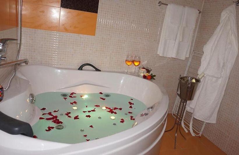 اتاق کلاسیک سه تخته, хотел стиляна/hotel Stilyana
