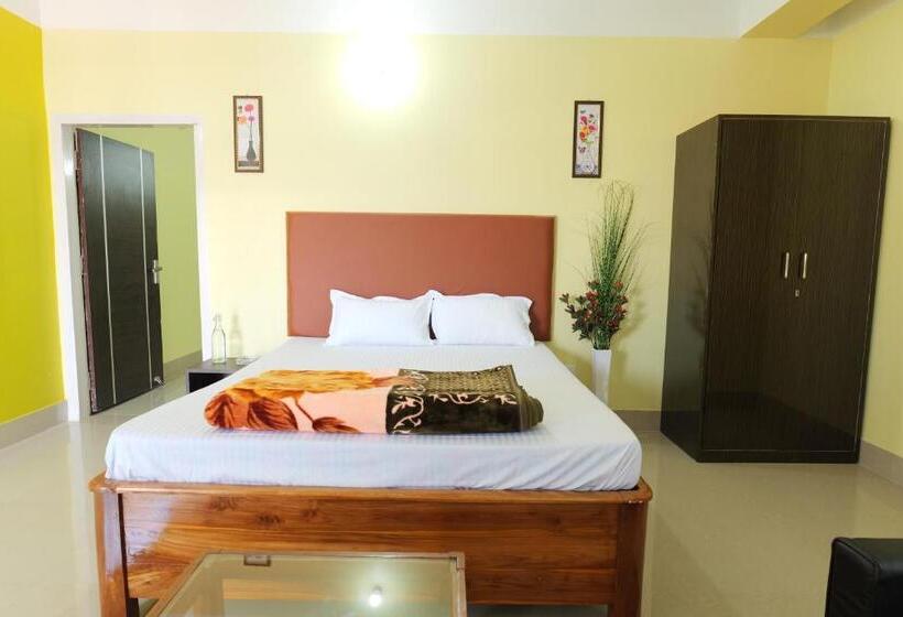 Апартаменты 3 Спальни, The Transit Stay Guwati