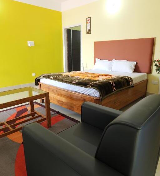 Апартаменты 3 Спальни, The Transit Stay Guwati
