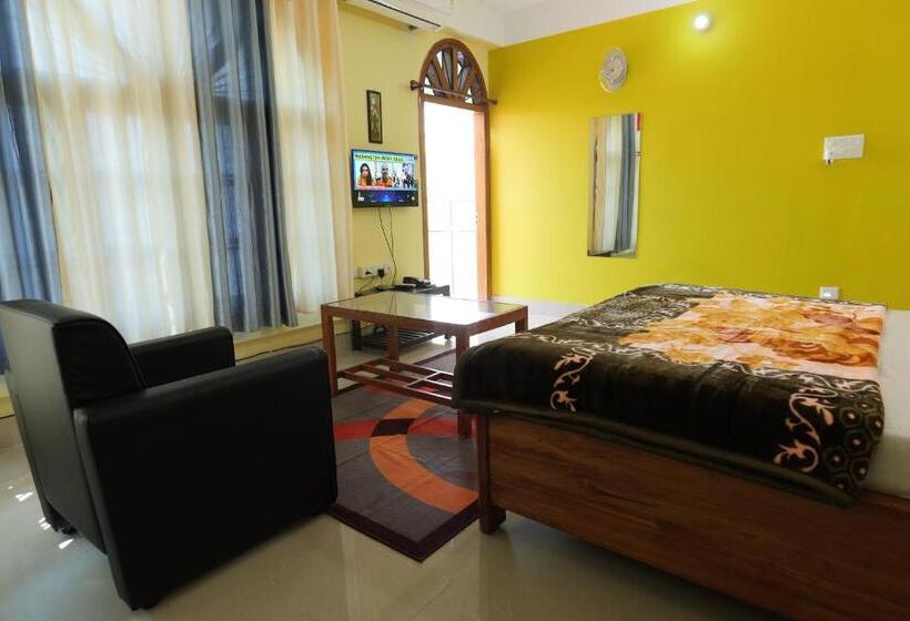 Апартаменты 3 Спальни, The Transit Stay Guwati