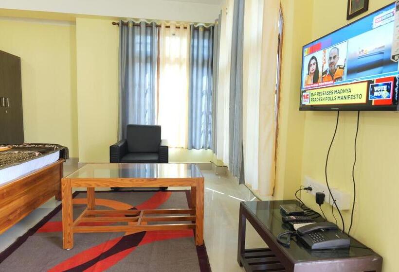 Апартаменты 3 Спальни, The Transit Stay Guwati
