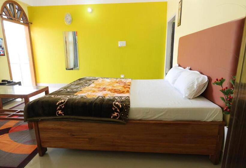 Апартаменты 3 Спальни, The Transit Stay Guwati