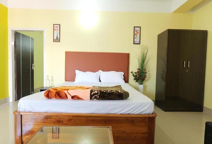 Апартаменты 3 Спальни, The Transit Stay Guwati