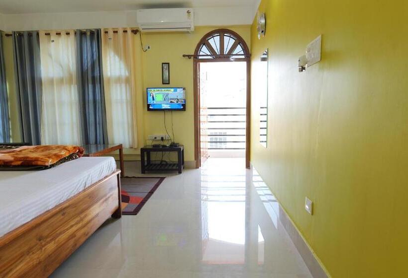 Апартаменты 3 Спальни, The Transit Stay Guwati