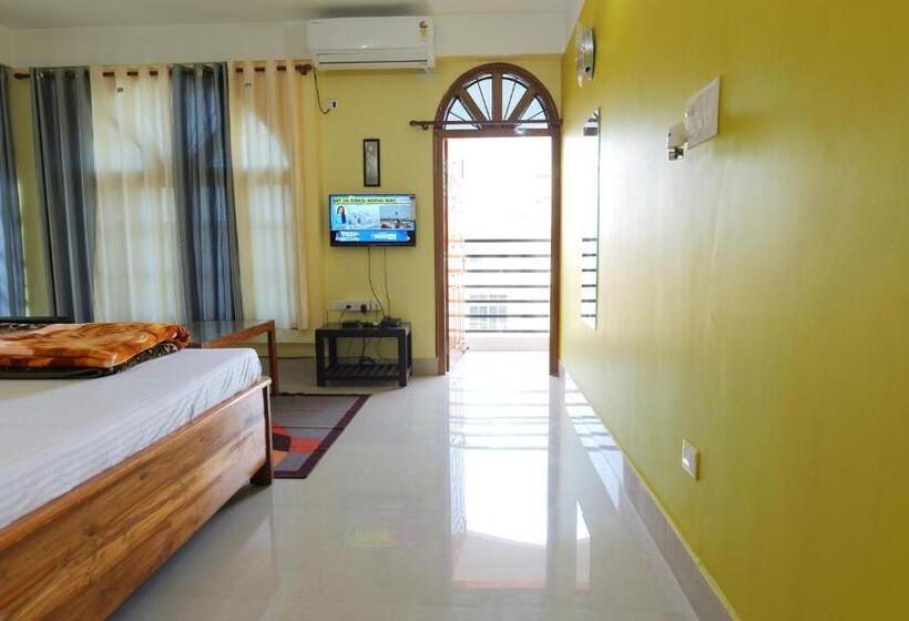 Апартаменты 3 Спальни, The Transit Stay Guwati