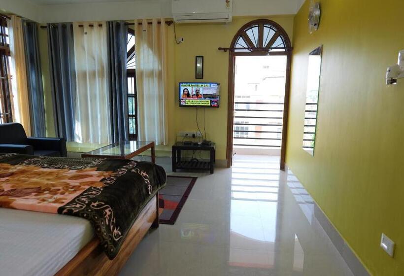 Апартаменты 3 Спальни, The Transit Stay Guwati