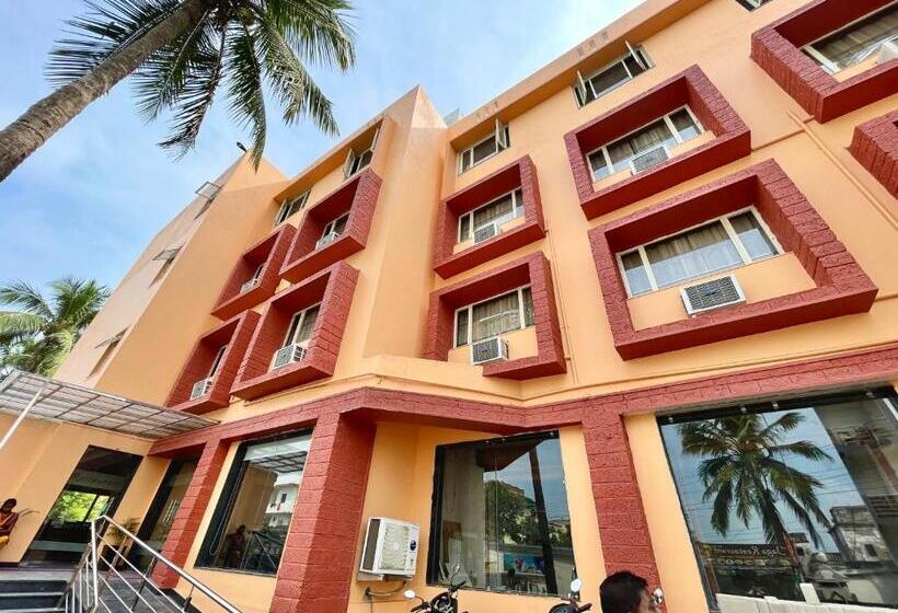 اتاق سوپریور, Rockbay ! Puri, Swimming Pool Lift And Parking Facility Near Sea Beach & Temple Breakfast Included