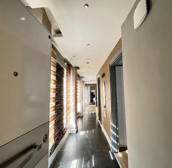 سوئیت 2 خوابه, The Sisli Luxury Corner Suit