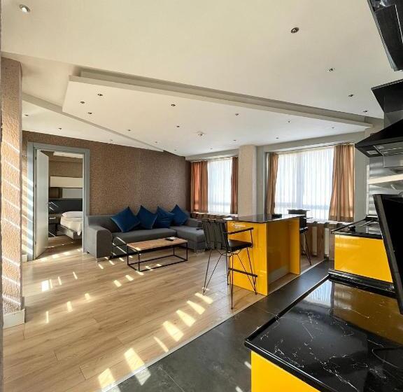 سوئیت 2 خوابه, The Sisli Luxury Corner Suit
