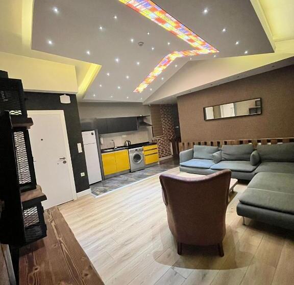 3 Bedroom Suite, The Sisli Luxury Corner Suit