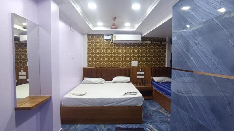 اتاق لوکس خانوادگی, Mercy Inn