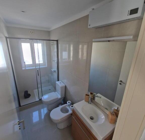 اتاق استاندارد با سرویس بهداشتی مشترک, Tukaza Guesthouse By Geyra