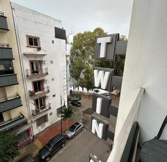 سوئیت جونیور با تراس, Twin Hotel Tanger