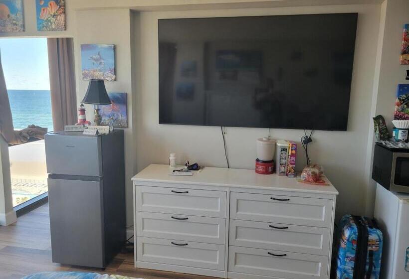 استودیوی استاندارد با چشم‌انداز دریا, Beautiful Oceanview Condo With 75 Inch Tv