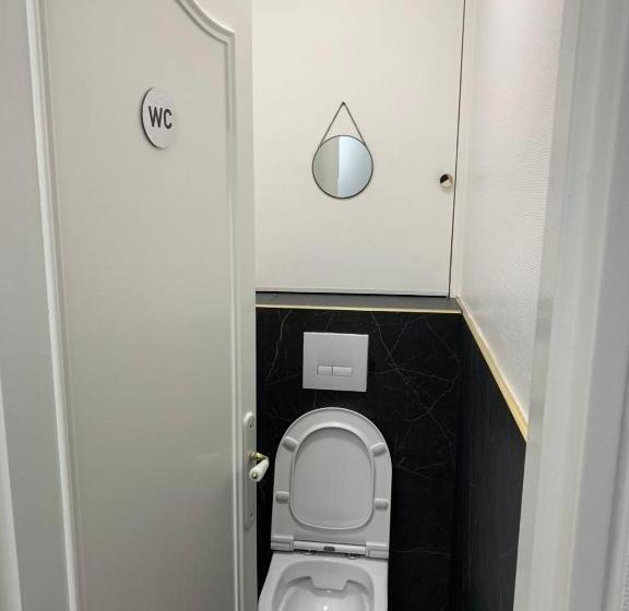 اتاق لوکس, Chambre Privée Face Arrêt De Tram Proche Métro 5 Pablo Picasso, Chambres Individuelles , La Cuisine