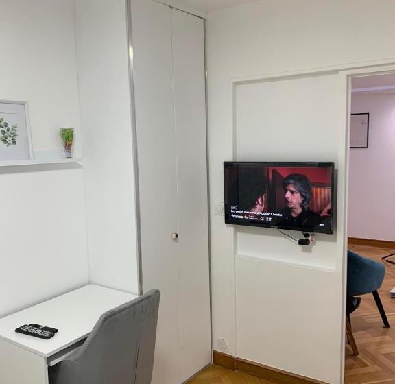 اتاق لوکس, Chambre Privée Face Arrêt De Tram Proche Métro 5 Pablo Picasso, Chambres Individuelles , La Cuisine