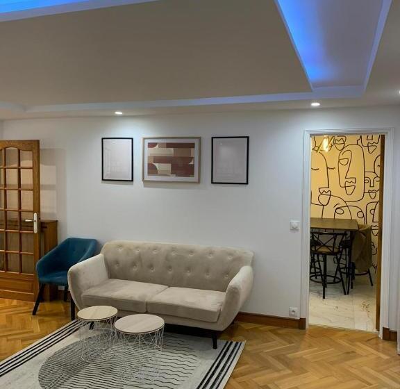 اتاق استاندارد, Chambre Privée Face Arrêt De Tram Proche Métro 5 Pablo Picasso, Chambres Individuelles , La Cuisine
