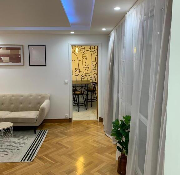 اتاق استاندارد, Chambre Privée Face Arrêt De Tram Proche Métro 5 Pablo Picasso, Chambres Individuelles , La Cuisine