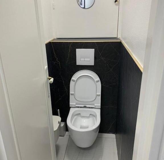 سوییت خانوادگی, Chambre Privée Face Arrêt De Tram Proche Métro 5 Pablo Picasso, Chambres Individuelles , La Cuisine
