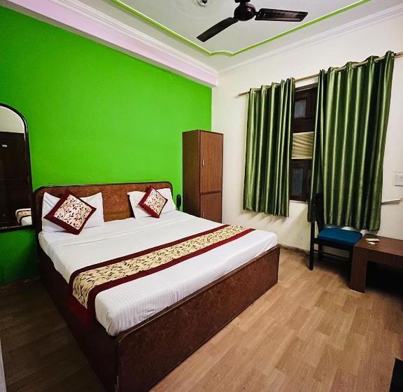 标准间, Franklein Suites At Delhi Airport
