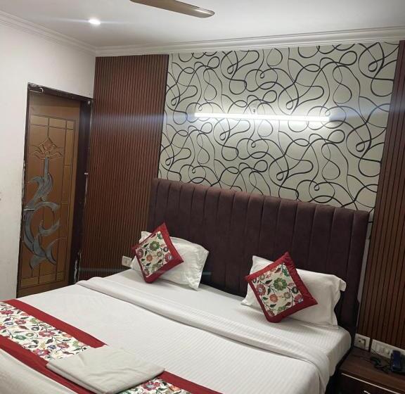 标准间, Franklein Suites At Delhi Airport