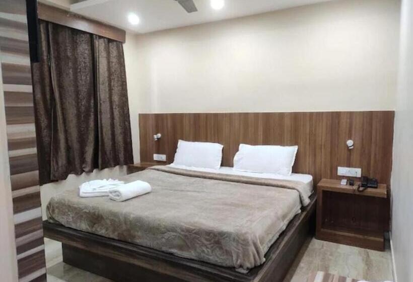 اتاق استاندارد با چشم‌انداز کوهستان, Mcleodganj Inn Yogi