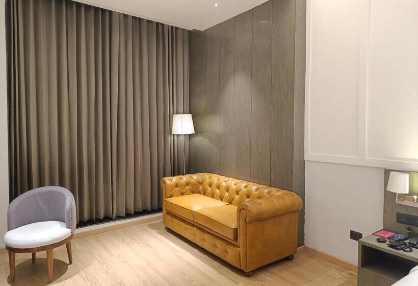 سوییت, Rosastays Hisar Florence