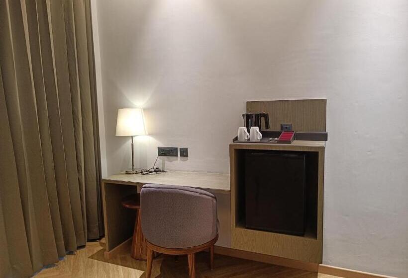 سوییت, Rosastays Hisar Florence