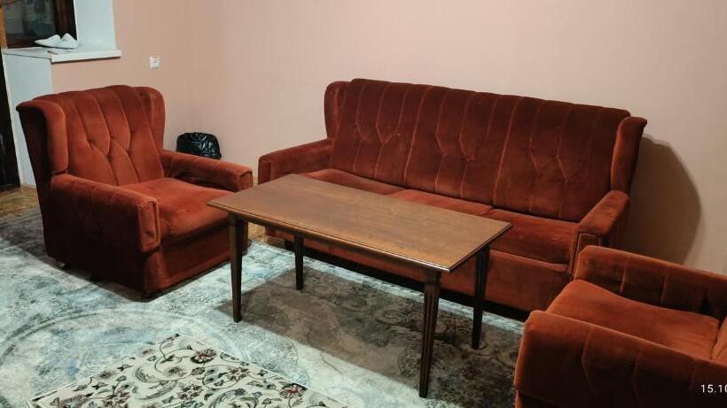 اتاق استاندارد یک نفره, Injir Hostel