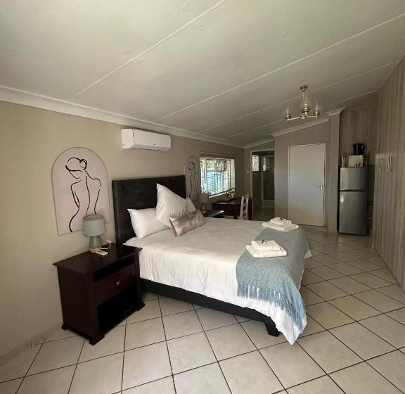 سوییت لوکس, 9 Wena Ave Guesthouse